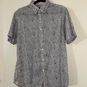 Howe button down casual dress shirt size Medium